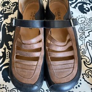 Giraudon Two-Tone Brown and Black Mary Jane Clog Mules made in Portugal